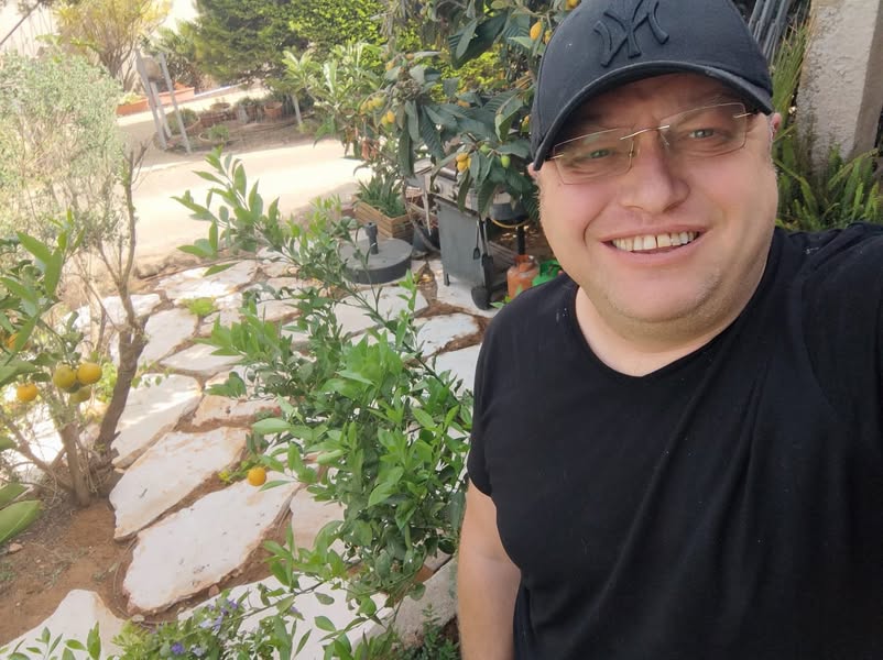 История пяти сыновей и одной вдовы Жил-был один адвокат, и было у него пять сыновей и жена