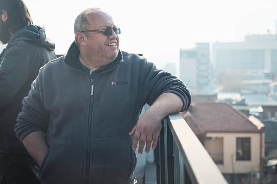 «Привет», — пишет мне армейский дружок